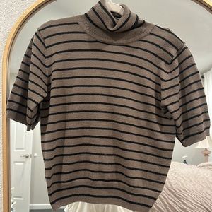 Turtle neck short sleeve